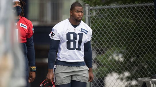 Patriots Notes: One tight end enters, another leaves; Chase Winovich, David Andrews return taken at Gillette Stadium (Patriots)